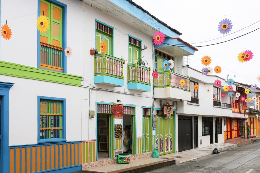 Calle colorida de Filandia, Quindío