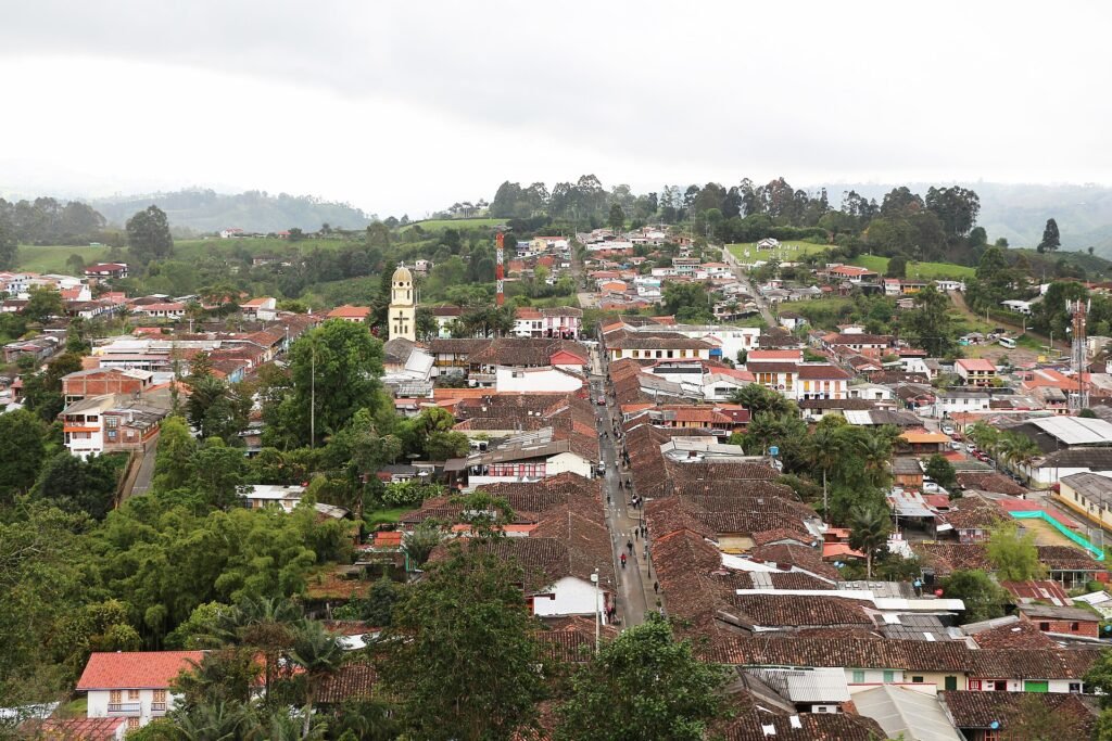 Vista de Salento desde el mirador Alto de la Cruz